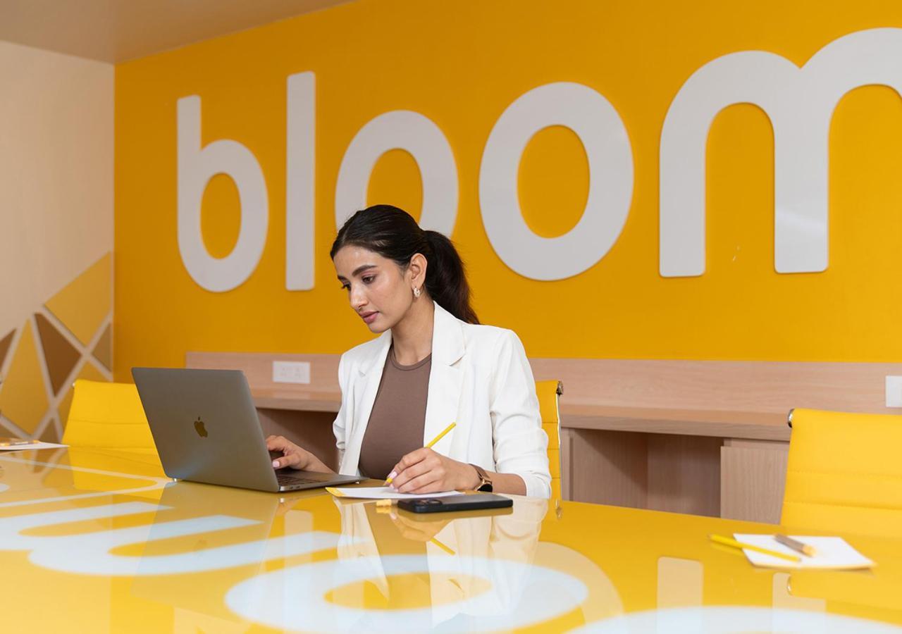 Bloom Hotel Financial District حيدر أباد المظهر الخارجي الصورة